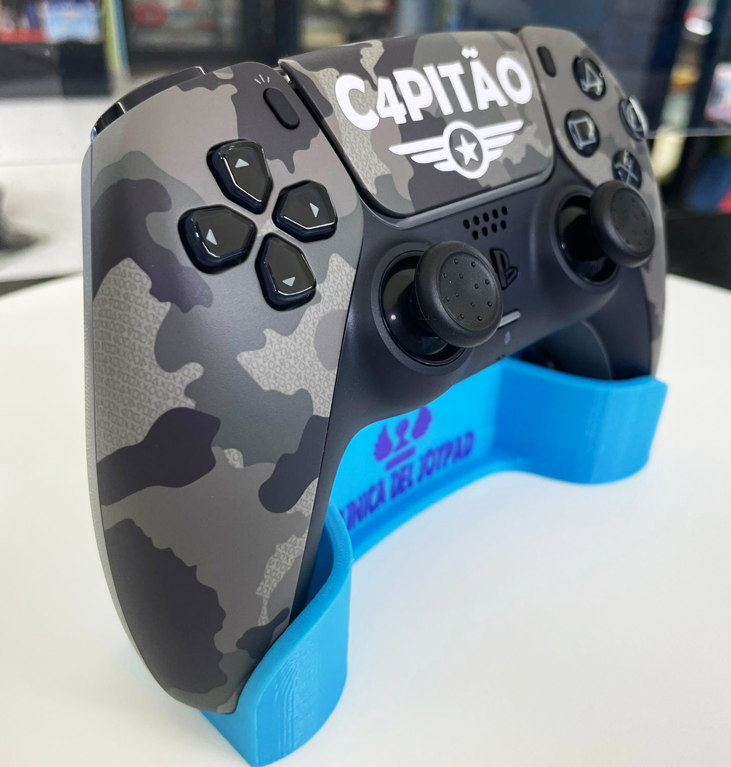 CONTROLLER PS5/PC C4PITÃO CAMOUFLAGE CON 4 BOTTONI PROGRAMMABILI MTS(RAPID FIRE E COMBO) + THUMBSTICK 6 PZ + DIGITAL CLICK R1L1R2L2(PRO)